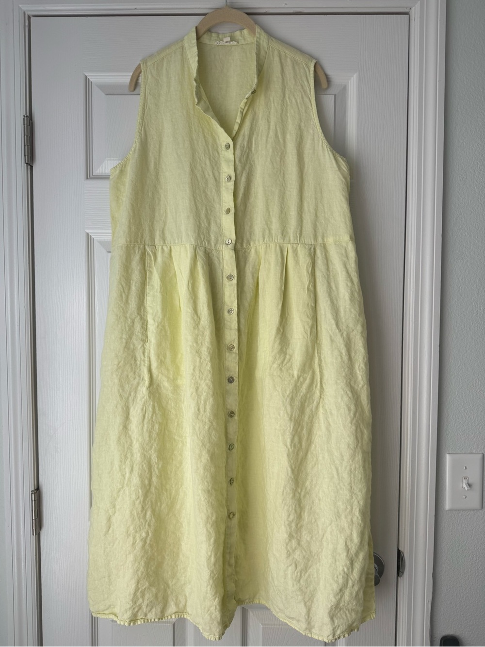 Eileen Fisher Sleeveless Button-Front Linen Dress in Pale Yellow